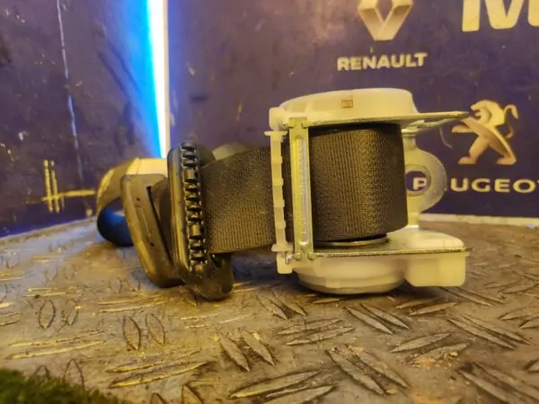 CINTURON SEGURIDAD TRASERO IZQUIERDO 99683