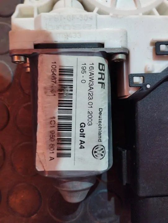 MOTOR ELEVALUNAS DELANTERO IZQUIERDO 107836