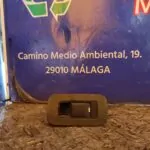 MANDO ELEVALUNAS TRASERO DERECHO 96711