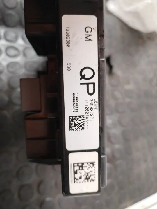 CAJA RELES / FUSIBLES 112670