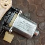 ELEVALUNAS DELANTERO IZQUIERDO 108015