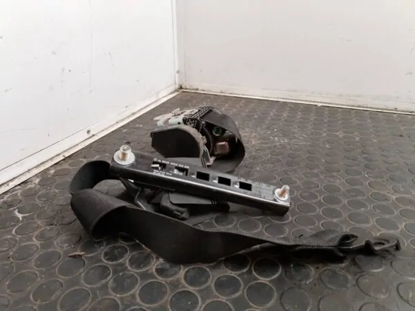 CINTURON SEGURIDAD DELANTERO DERECHO 110780