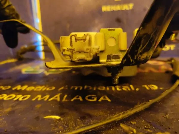CERRADURA MALETERO / PORTON 97835