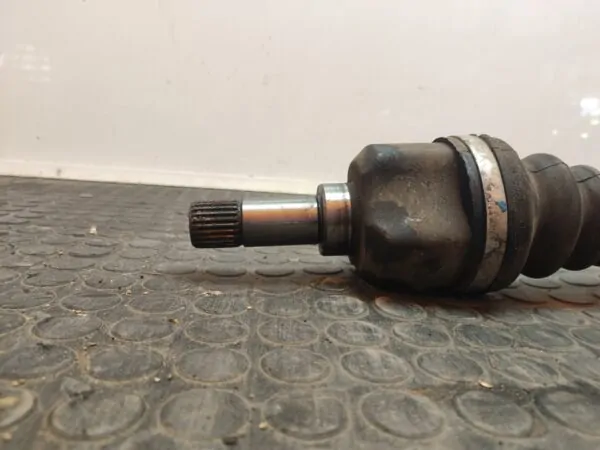 TRANSMISION DELANTERA IZQUIERDA 105228