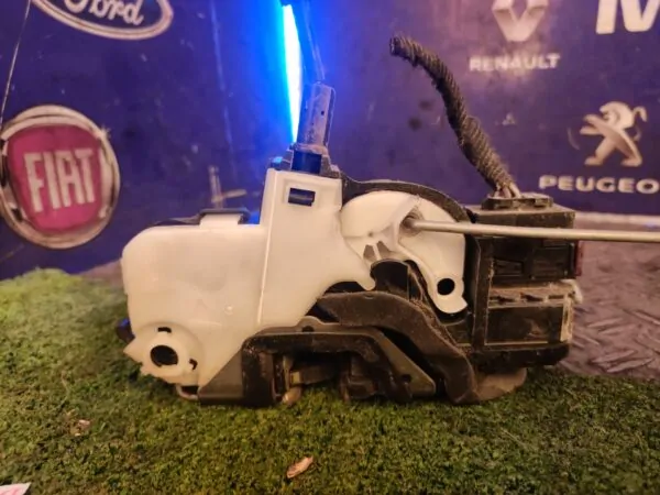 CERRADURA PUERTA DELANTERA DERECHA 99558