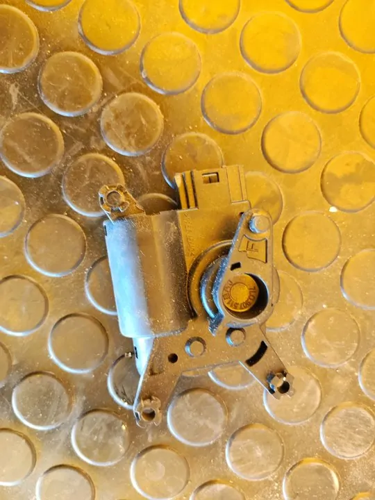 MOTOR APERTURA TRAMPILLAS CLIMATIZADOR 104497