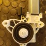MOTOR ELEVALUNAS DELANTERO IZQUIERDO 107824