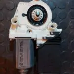 MOTOR ELEVALUNAS DELANTERO DERECHO 107834
