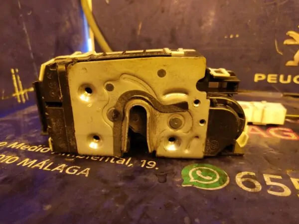 CERRADURA PUERTA DELANTERA DERECHA 99280