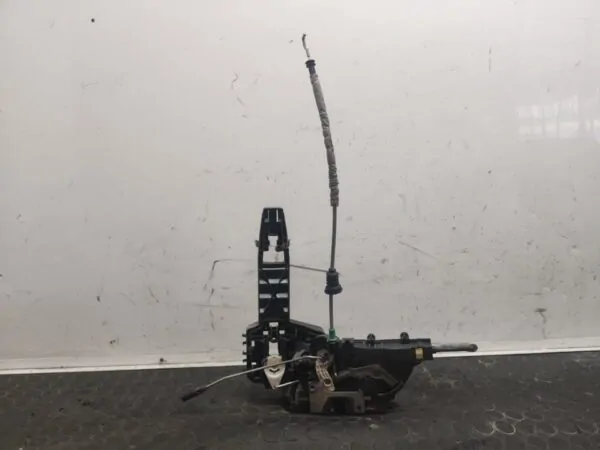 CERRADURA PUERTA DELANTERA IZQUIERDA 108146