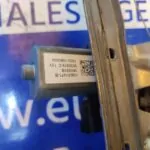 ELEVALUNAS DELANTERO DERECHO 100968