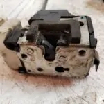 CERRADURA PUERTA DELANTERA DERECHA 114743