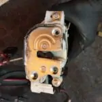 CERRADURA PUERTA DELANTERA IZQUIERDA 107165