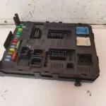 CAJA RELES / FUSIBLES 113430