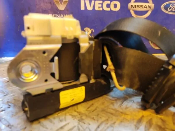 CINTURON SEGURIDAD DELANTERO DERECHO 100181