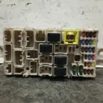 CAJA RELES / FUSIBLES 109268