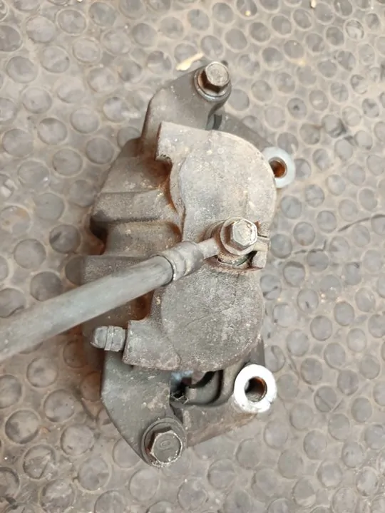 PINZA DE FRENO DELANTERA DERECHA 106112