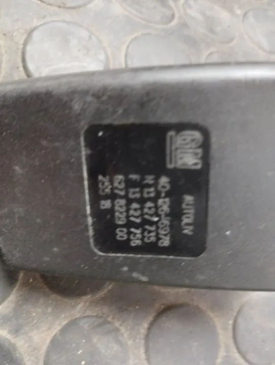 CINTURON SEGURIDAD TRASERO DERECHO 110522