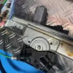 ELEVALUNAS DELANTERO DERECHO 91599
