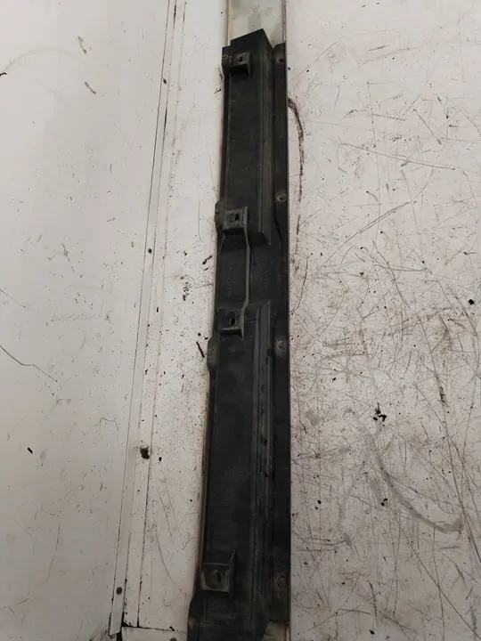 REJILLA DELANTERA 114301