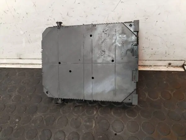 CAJA RELES / FUSIBLES 112333