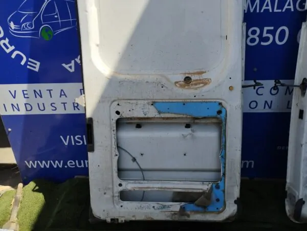 PUERTA TRASERA IZQUIERDA 99666