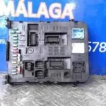 CAJA RELES / FUSIBLES 91033