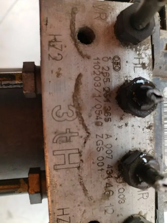 ABS 115582