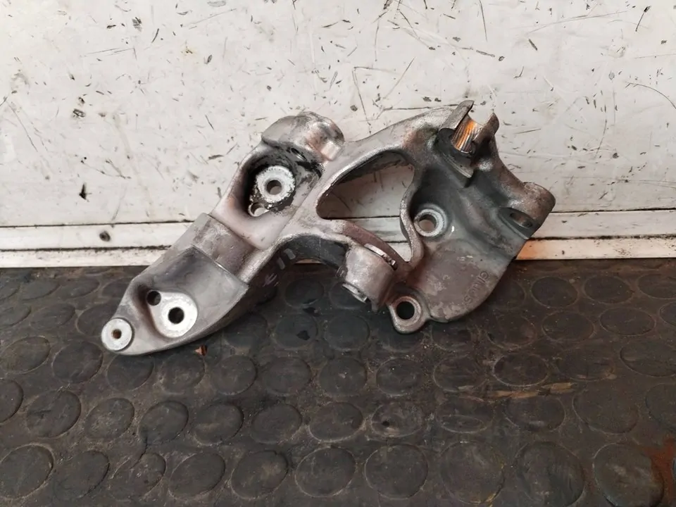 SOPORTE MOTOR 112705