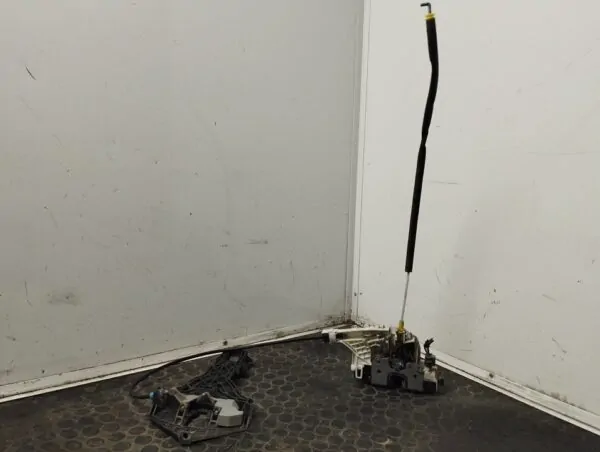 CERRADURA PUERTA DELANTERA DERECHA 110234