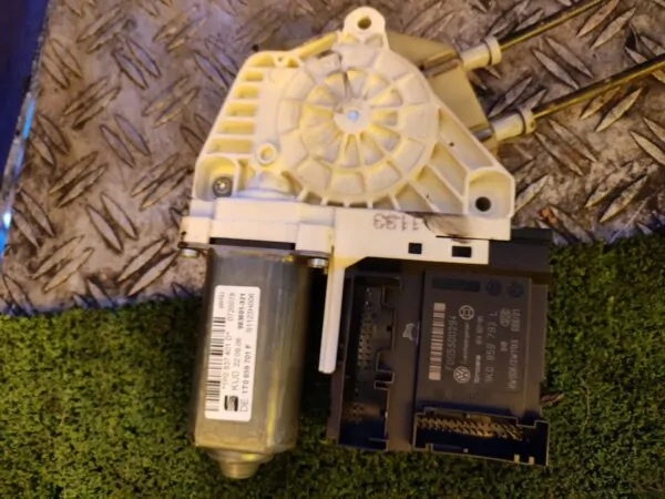ELEVALUNAS DELANTERO IZQUIERDO 99614