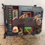 CAJA RELES / FUSIBLES 115146