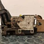 CERRADURA PUERTA DELANTERA IZQUIERDA 107067