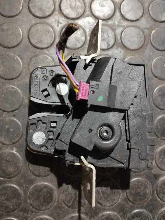 CERRADURA MALETERO / PORTON 109719