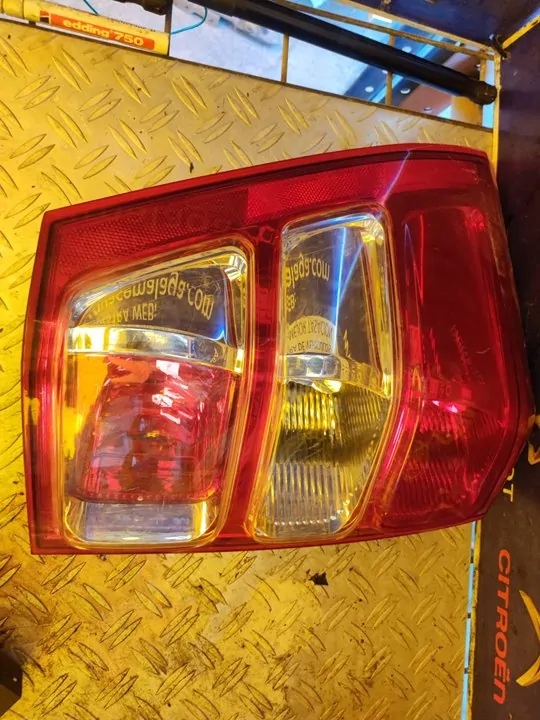 PILOTO TRASERO IZQUIERDO 100033