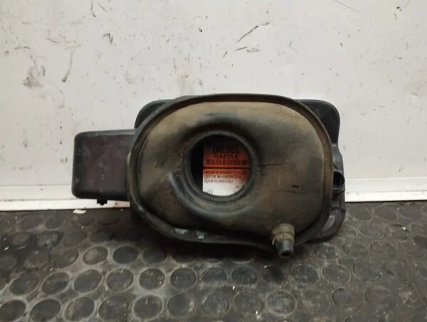 TAPA EXTERIOR COMBUSTIBLE 108409