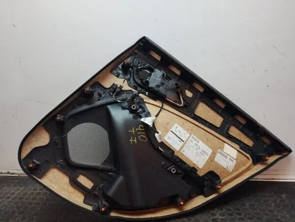 GUARNECIDO PUERTA TRASERA IZQUIERDA 109734