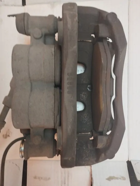 PINZA DE FRENO DELANTERA IZQUIERDA 107153