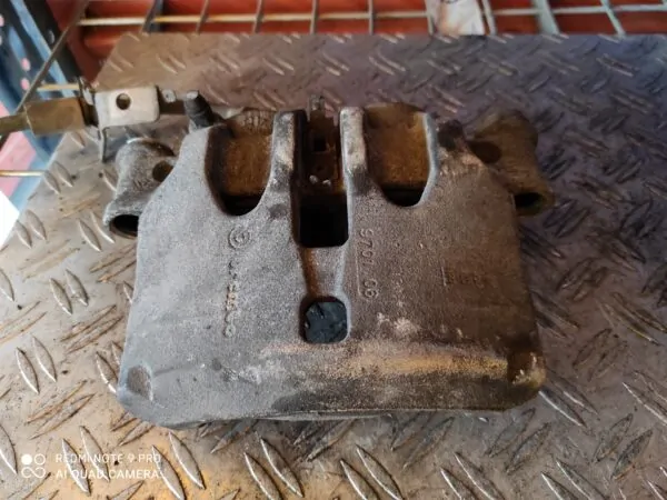 PINZA DE FRENO DELANTERA IZQUIERDA 93307