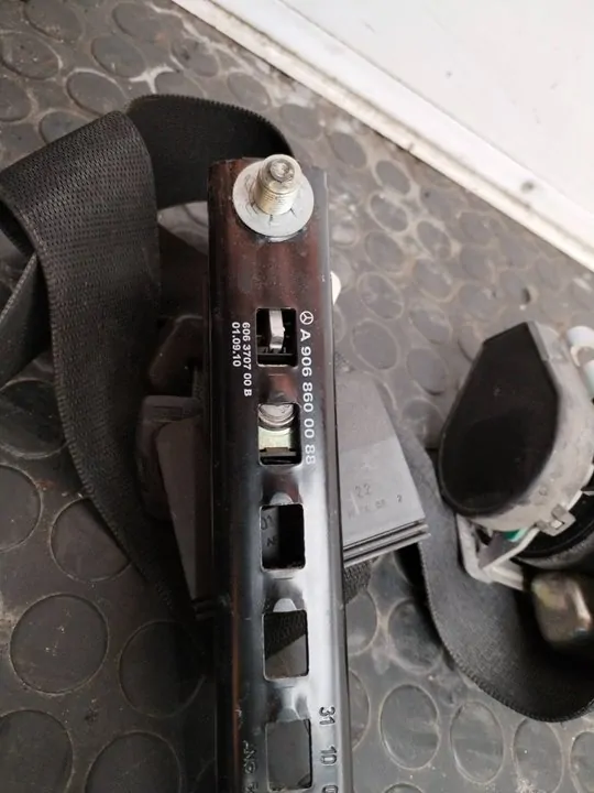 CINTURON SEGURIDAD DELANTERO DERECHO 110780