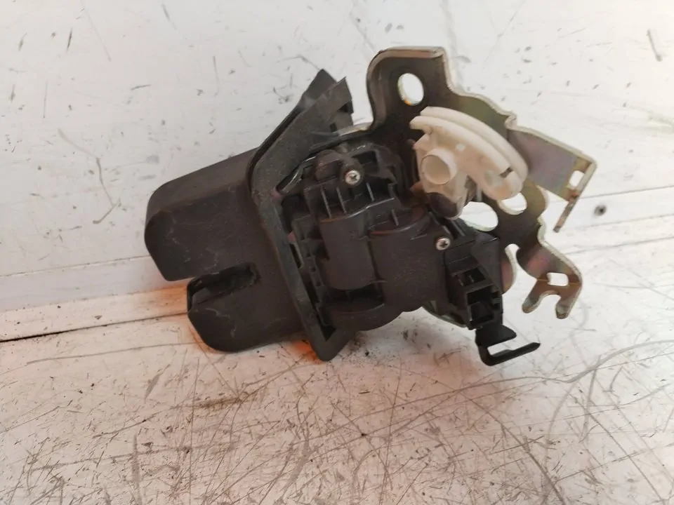 CERRADURA MALETERO / PORTON 114562