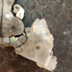 CERRADURA PUERTA TRASERA DERECHA 106320
