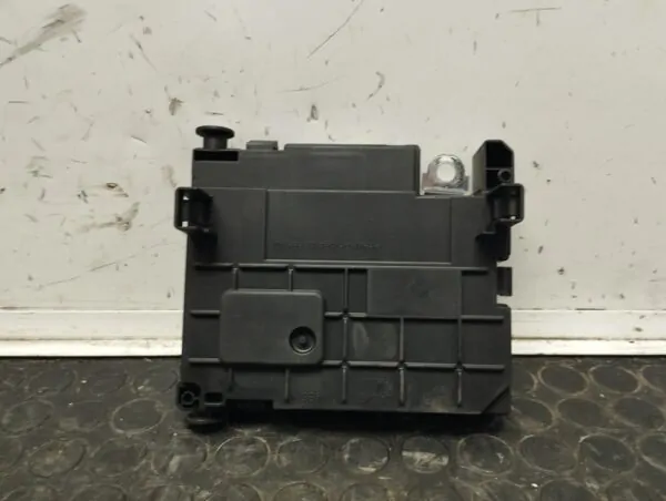 CAJA RELES / FUSIBLES 109663