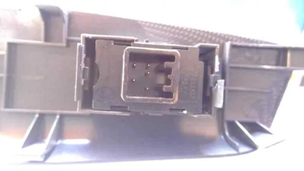 MANDO ELEVALUNAS DELANTERO DERECHO 92323