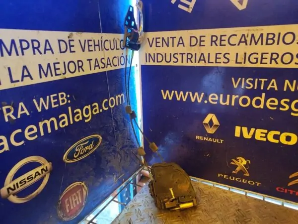 CERRADURA PUERTA DELANTERA DERECHA 101137