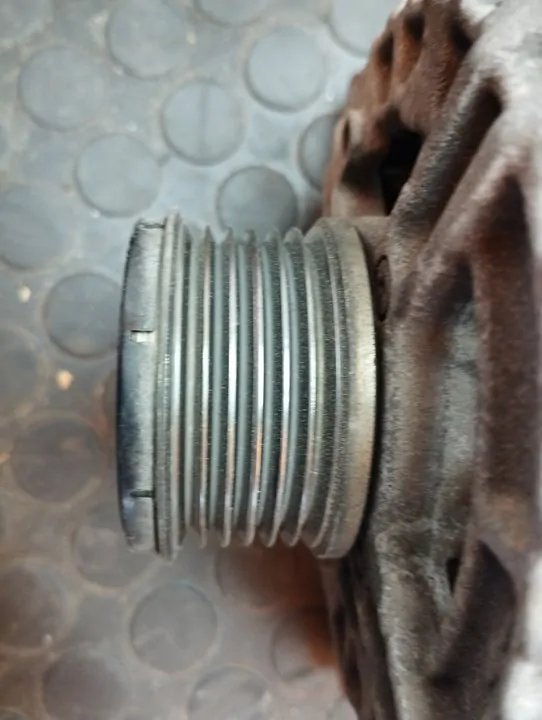 ALTERNADOR 104904