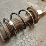 AMORTIGUADOR DELANTERO IZQUIERDO 104963