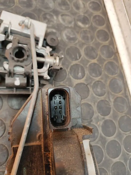 CERRADURA PUERTA DELANTERA DERECHA 107590