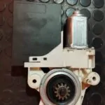 MOTOR ELEVALUNAS DELANTERO DERECHO 108089