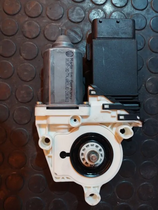 MOTOR ELEVALUNAS DELANTERO IZQUIERDO 107836